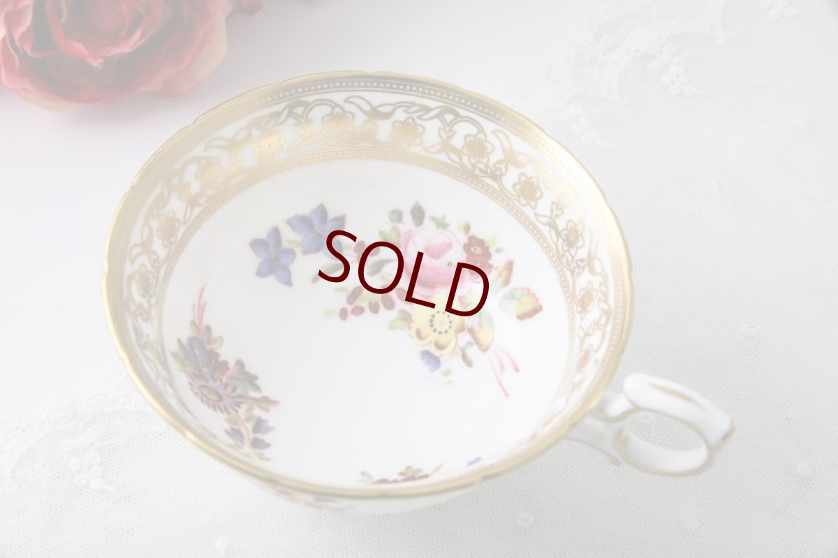 画像4: ヴィンテージ陶磁器　ハマースレイ　手描き　薔薇とガーデンフラワーのブーケ ティーカップトリオセット (4)