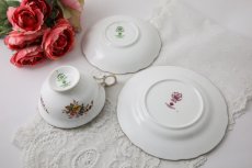 画像8: ヴィンテージ陶磁器　ハマースレイ　手描き　薔薇とガーデンフラワーのブーケ ティーカップトリオセット (8)