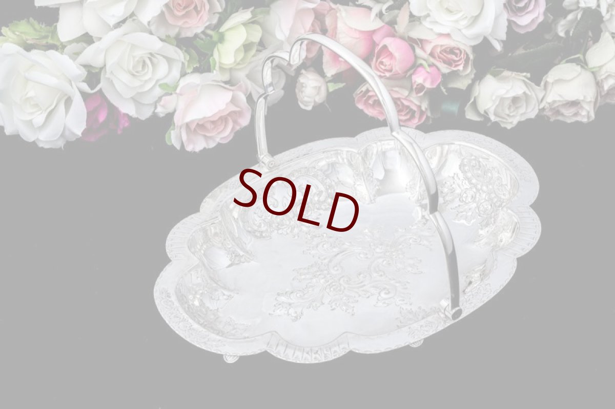 画像1: アンティークシルバー ヴィクトリアン シルバープレート 美彫 薔薇お花とスクロール、ケーキバスケット (1)