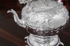 画像5: アンティークシルバー シルバープレート製 Martin, Hall  ヴィクトリアンロココ ティーケトル＆スタンド (5)