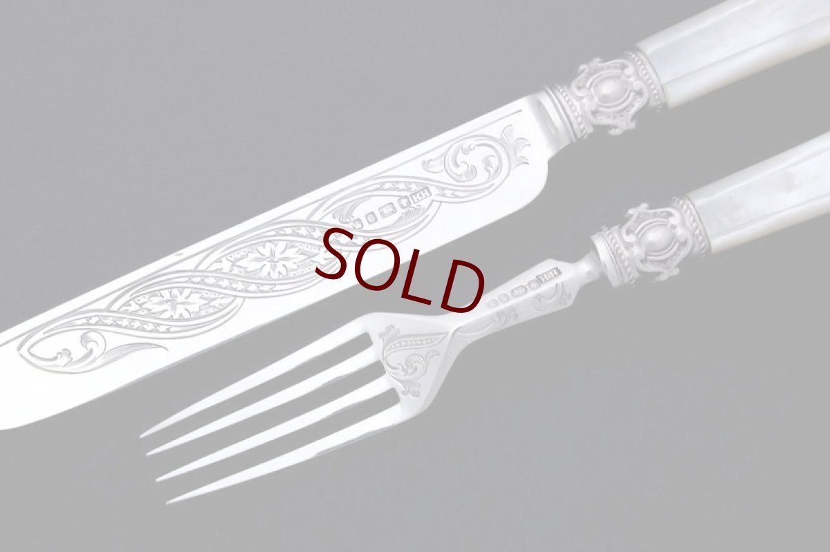 画像3: アンティークシルバー 純銀製(925) 白蝶貝ハンドル 美彫刻 デザートカトラリー １組セット (3)