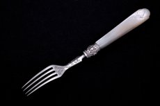 画像7: アンティークシルバー 純銀製(925) 白蝶貝ハンドル 美彫刻 デザートカトラリー １組セット (7)