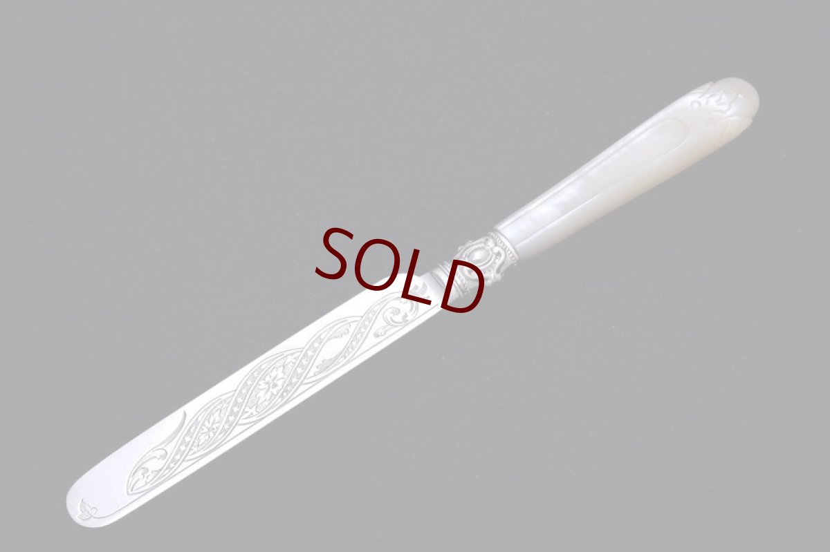 画像5: アンティークシルバー 純銀製(925) 白蝶貝ハンドル 美彫刻 デザートカトラリー １組セット (5)