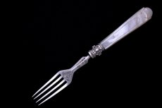 画像6: アンティークシルバー 純銀製(925) 白蝶貝ハンドル 美彫刻 デザートカトラリー １組セット (6)