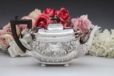 画像5: アンティークシルバー 純銀製(925 )1904年 ロココ調スクロールとお花の打ち出し バチェラーサイズ ティーセット (5)