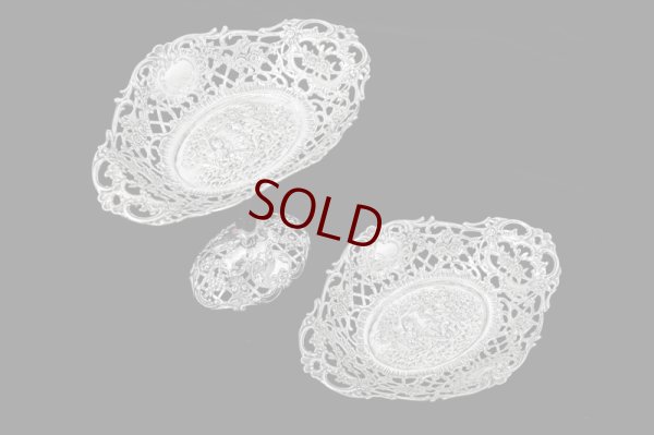 画像1: アンティークシルバー 純銀製（925)薔薇とスクロールの透かし細工 ロココスタイル コンポート＆ボンボンディッシュセット