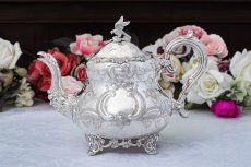 画像3: アンティークシルバー、シルバープレート製 ヴィクトリア時代後期 ハンドチェイシング ルイスタイル　ティー３点セット (3)