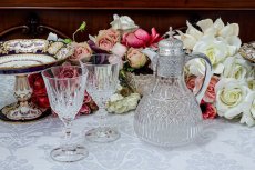 画像1: アンティークシルバー、シルバープレート製、 1900年前後　ハンドカットグラス クラレットジャグ  (1)