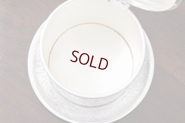 画像8: ビンテージシルバー、シルバープレート製　ヴィクトリアンスタイル 小さ目 美装飾 ビスケットボックス