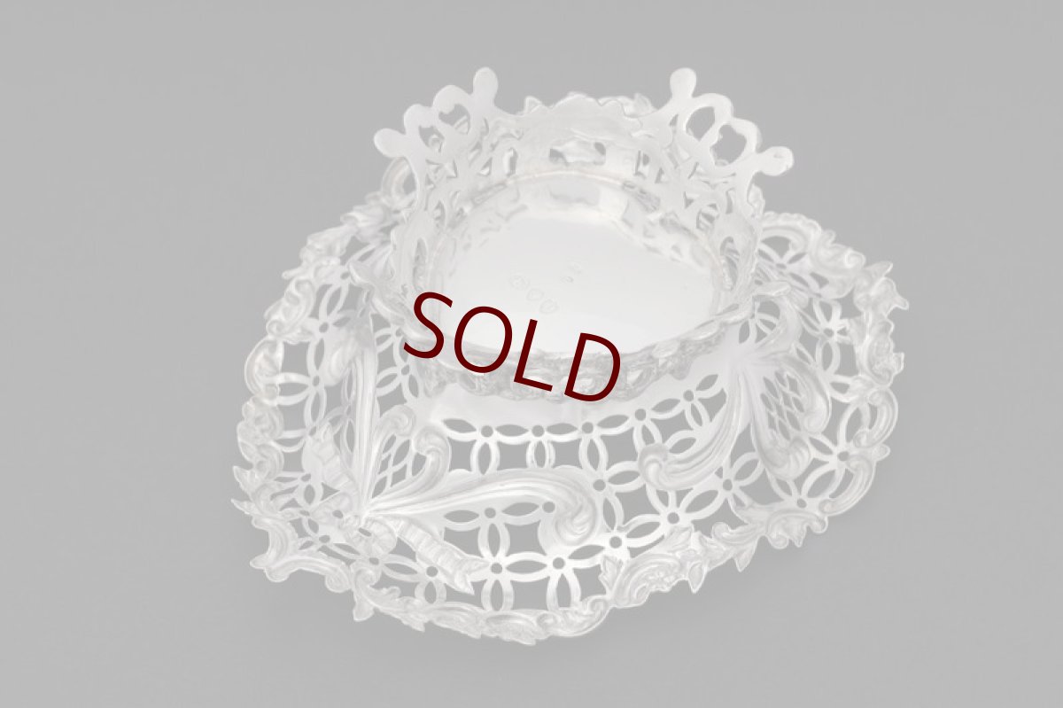 画像6: アンティークシルバー 純銀製(925) ハート型 リボンの透かし細工ボンボンディッシュ  (6)