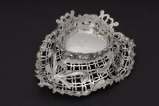 画像6: アンティークシルバー 純銀製(925) ハート型 リボンの透かし細工ボンボンディッシュ  (6)