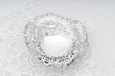 画像7: アンティークシルバー 純銀製(925) ハート型 リボンの透かし細工ボンボンディッシュ  (7)