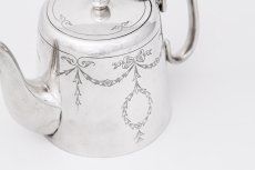 画像3: ヴィンテージシルバー、1930-40年代　手彫りリボンガーランド　ホテルスタイル　ティーポット (3)