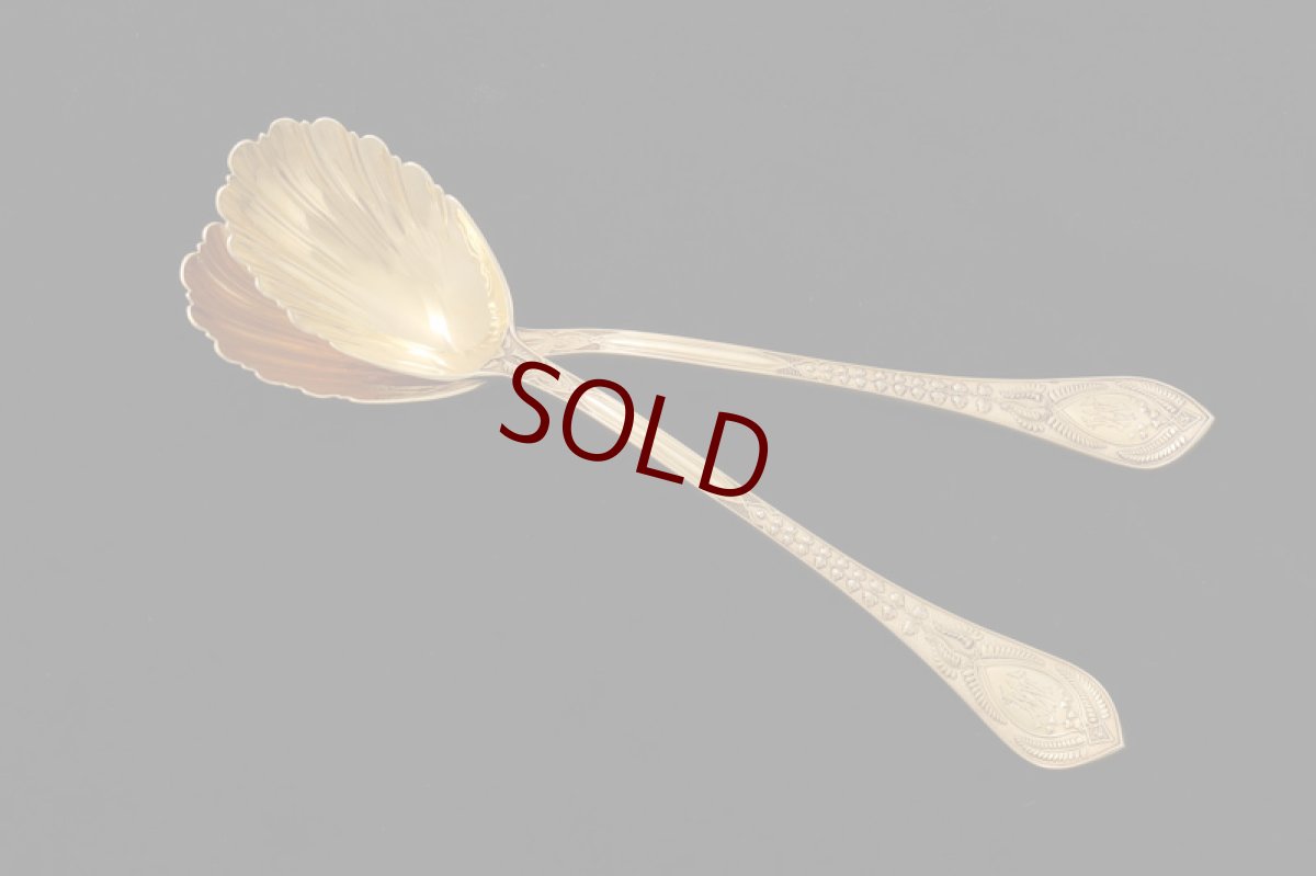 画像1: アンティークシルバー 純銀製(925)  1872年 Chawner & Co. 総金鍍金 ペア　デザートサービングスプーンセット (1)