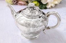 画像4: アンティークシルバー、純銀製(925)1877年　手彫り打ち出し彫刻　ティーポット (4)