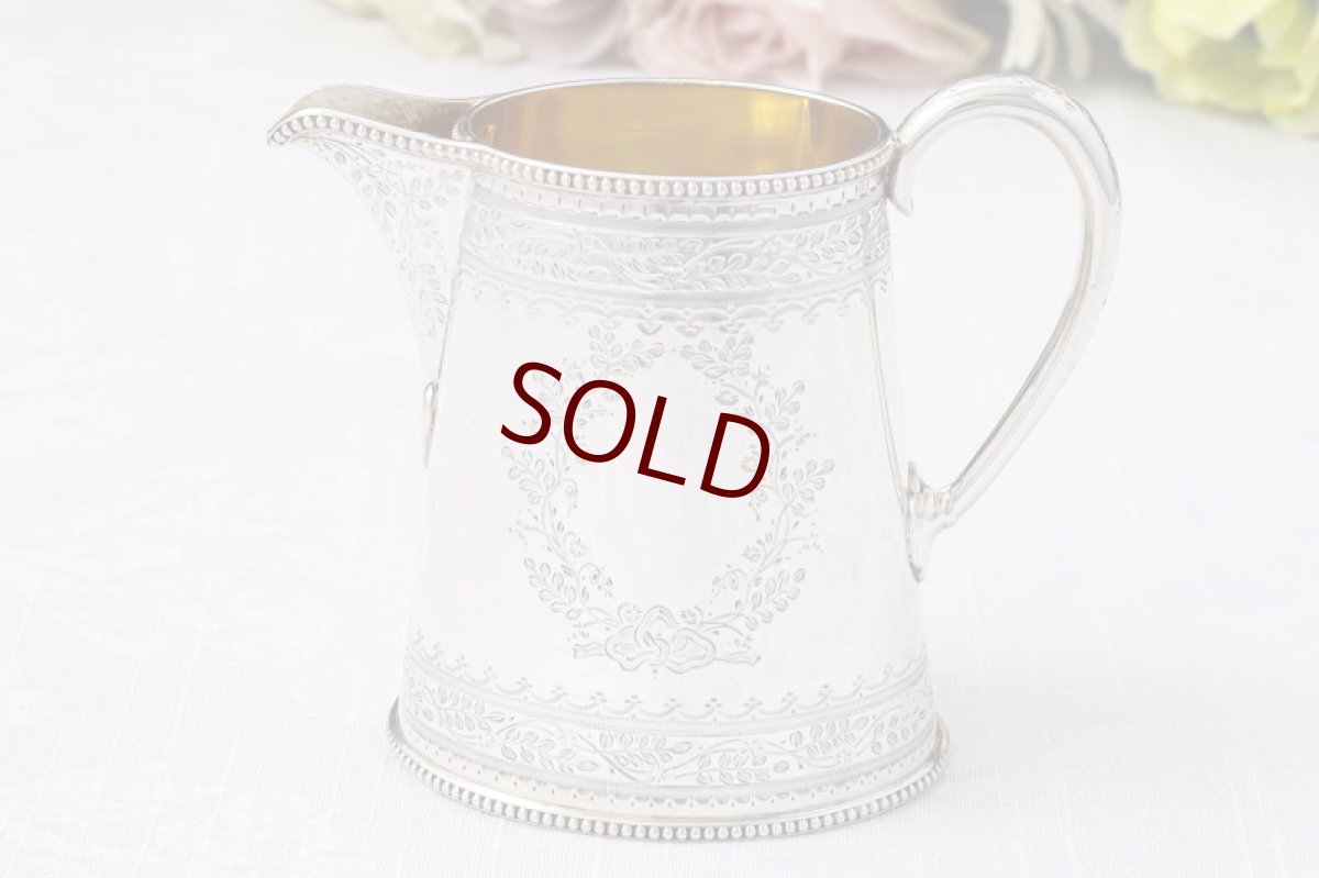 画像16: アンティークシルバー、純銀製(925)　1876年　葉模様のリースとリボン　カンシェイプ　ティー＆コーヒーセット (16)