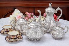 画像1: 純銀製(925) 1862年 希少　特級 ヴィクトリアンロココ/ ルイスタイル　ティー&コーヒーセット (1)