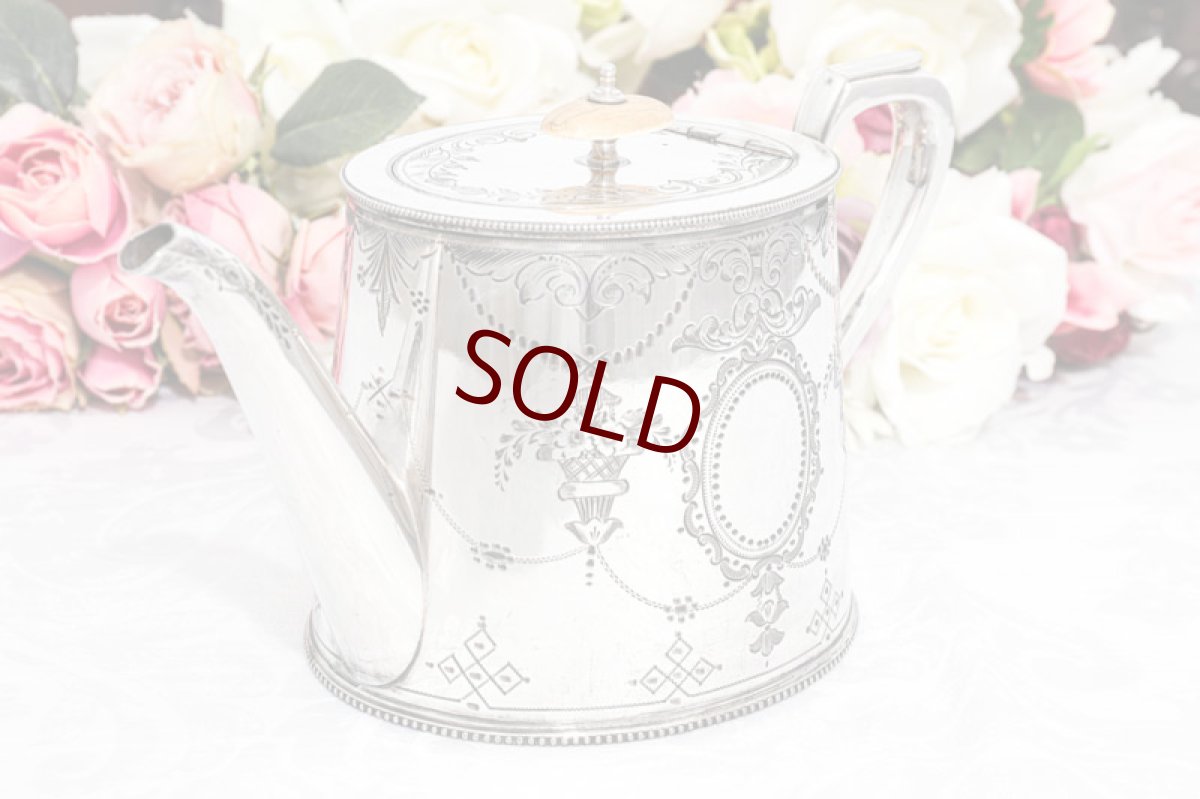 画像4: アンティークシルバー、ｃ.1900　手彫り　フラワーバスケットのガーランド　ティーポット (4)