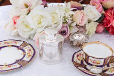 画像1: アンティークシルバー、シルバープレート 1907-30年代ごろ お花とリボンのガーランド ティーキャディー (1)