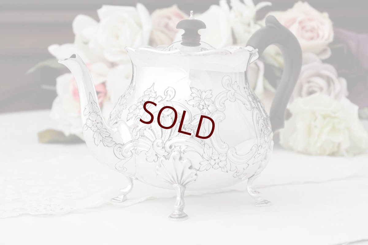 画像4: アンティークシルバー、純銀製（925）1900年 バーナード スクロールとお花のバチェラーサイズ　ティーポット (4)