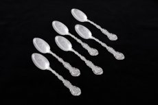 画像1: アンティークシルバー 純銀製（925）1912年 スクロール装飾のフリル付きティースプーン 6本 セット  (1)