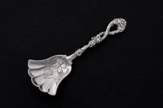 画像4: アンティークシルバー、純銀製(800)ドイツ　透かし細工　お花、葡萄と葉模様のティーキャディースプーン (4)