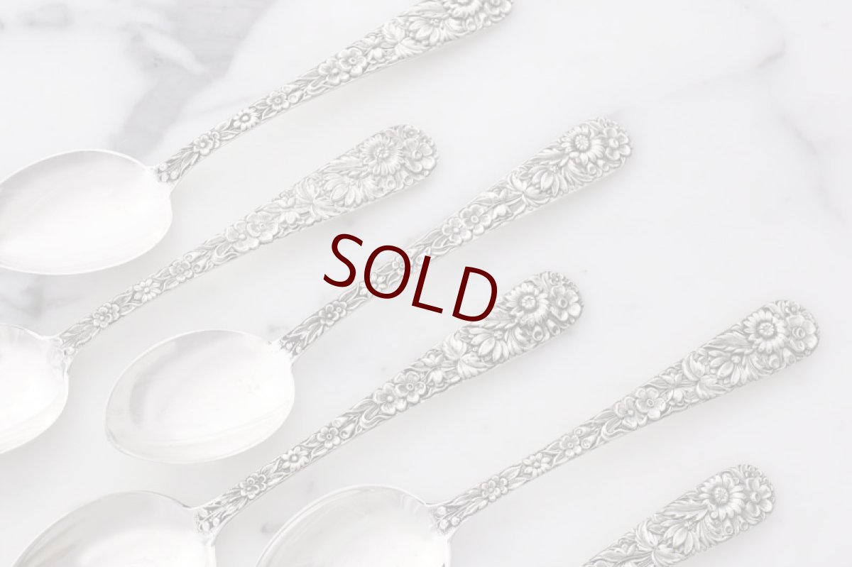 画像3: ヴィンテージシルバー、純銀製(925)アメリカンC.1930 お花の打ち出し　ティースプーン6本セット (3)