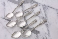 画像1: ヴィンテージシルバー、純銀製(925)アメリカンC.1930 お花の打ち出し　ティースプーン6本セット (1)