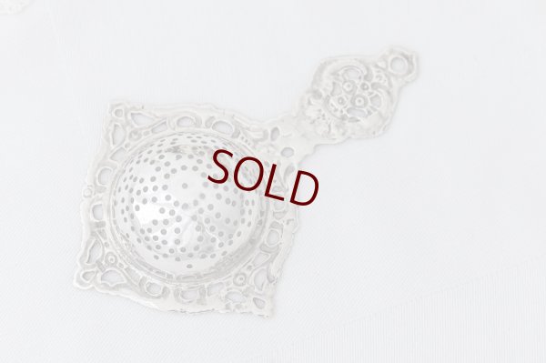 画像5: アンティークシルバー、純銀(830) 　ドイツ　お花とスクロールの 透かし細工のスタンド付きティーストレイナー