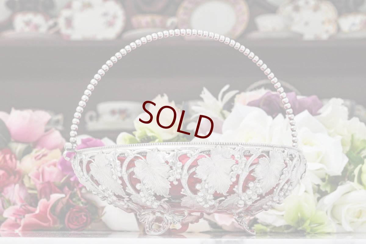 画像2: アンティークシルバー、シルバープレート ヴィクトリアン 葡萄の透かし細工 クランベリーグラス　バスケット (2)