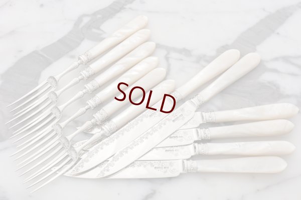 画像4: アンティークシルバー 純銀製(925) 1902年   白蝶貝 お花とスクロール デザートカトラリー12組セット 