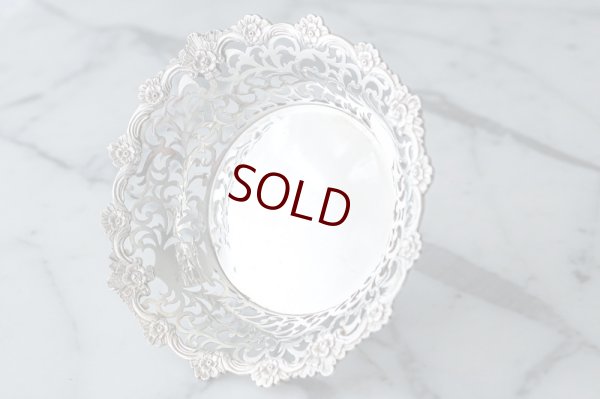 画像2:  アンティークシルバー、純銀製(925) 1908年 お花と貝のボーダー スクロールの透かし細工 ボンボンバスケット