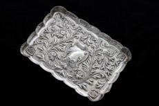 画像1: アンティークシルバー、純銀製(925)  1900年 マッピン＆ウェッブ　リボン、お花と葉模様彫刻  ピンディッシュ/スモールトレイ (1)