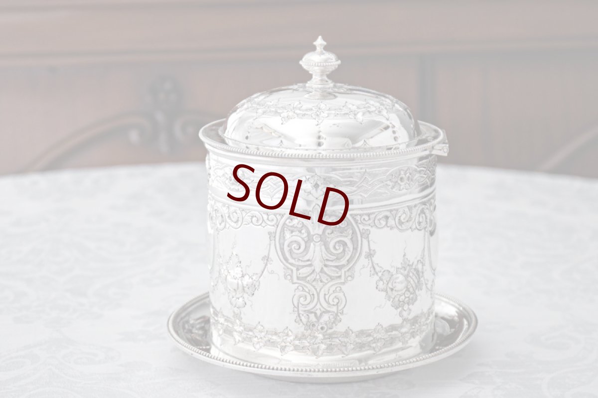 画像3: アンティークシルバー、シルバープレート製　Martin, Hall & Co. ヴィクトリアン  ビスケットボックス (3)