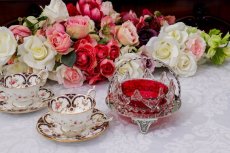 画像1: アンティークシルバー、シルバープレート製 ヴィクトリア時代後期 フリル付き クランベリーグラス ボンボンバスケット/シュガーバスケット (1)