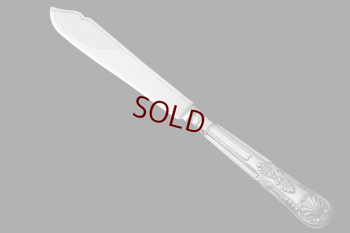 フィッシュナイフ表８本：ブレードも純銀製です。