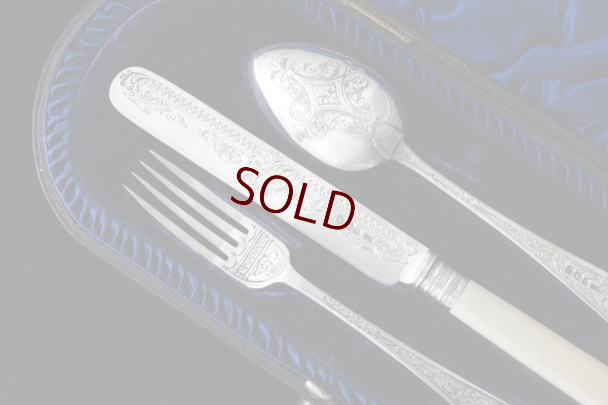 画像9: アンティークシルバー、純銀製（925）1896年  美手彫り クリスニング チャイルド カトラリー3点セット (9)