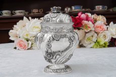 画像3: アンティークシルバー、純銀製（925）1901年　お花のハンドチェイス　ツイストフルーテッド　ティーキャディー  (3)