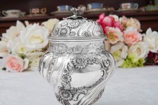 画像9: アンティークシルバー、純銀製（925）1901年　お花のハンドチェイス　ツイストフルーテッド　ティーキャディー  (9)