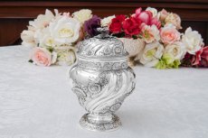 画像6: アンティークシルバー、純銀製（925）1901年　お花のハンドチェイス　ツイストフルーテッド　ティーキャディー  (6)