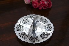 画像2: ヴィンテージ シルバープレート製 美しいピアスワークのサンドイッチトレイ (小） (2)