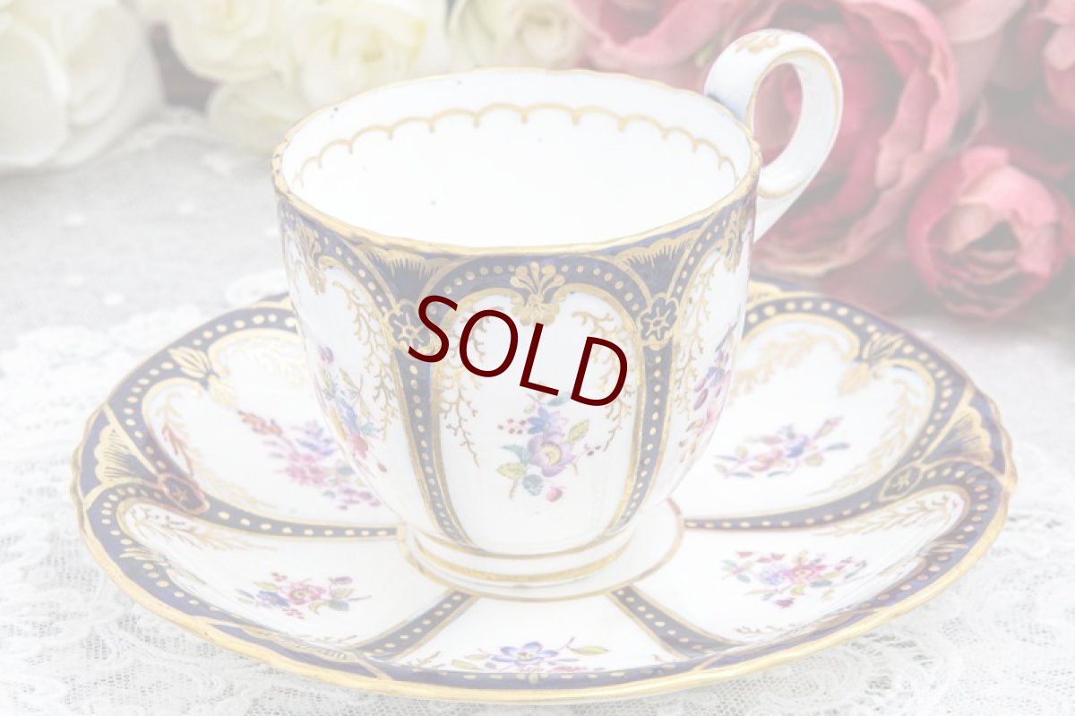 画像3: アンティーク陶磁器　コールポート金彩、コバルトブルー　総手描き　イングリッシュガーデンフラワー　トリオセット (3)