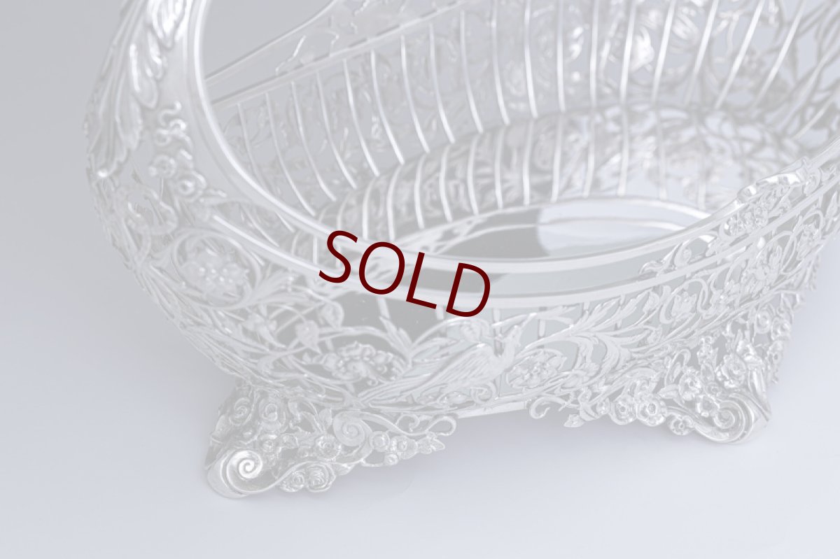 画像5: アンティークシルバー、純銀製（925）1902年　特級品　エルキントン　手作業の鋳金透かし細工　貴族の館の花入れ（ジャーディニエール）/フルーツバスケット (5)