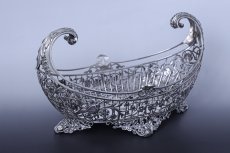 画像2: アンティークシルバー、純銀製（925）1902年　特級品　エルキントン　手作業の鋳金透かし細工　貴族の館の花入れ（ジャーディニエール）/フルーツバスケット (2)