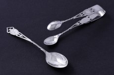 画像5: アンティークシルバー 純銀製（925）1912年 透かしとねじりハンドル ティースプーン 6本 & シュガートングセット  (5)