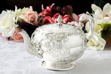 画像4: アンティークシルバー、シルバープレート製、ヴィクトリアン ロココ　Martin, Hall & Co.薔薇とお花　スクロールの打ち出しティーポット (4)