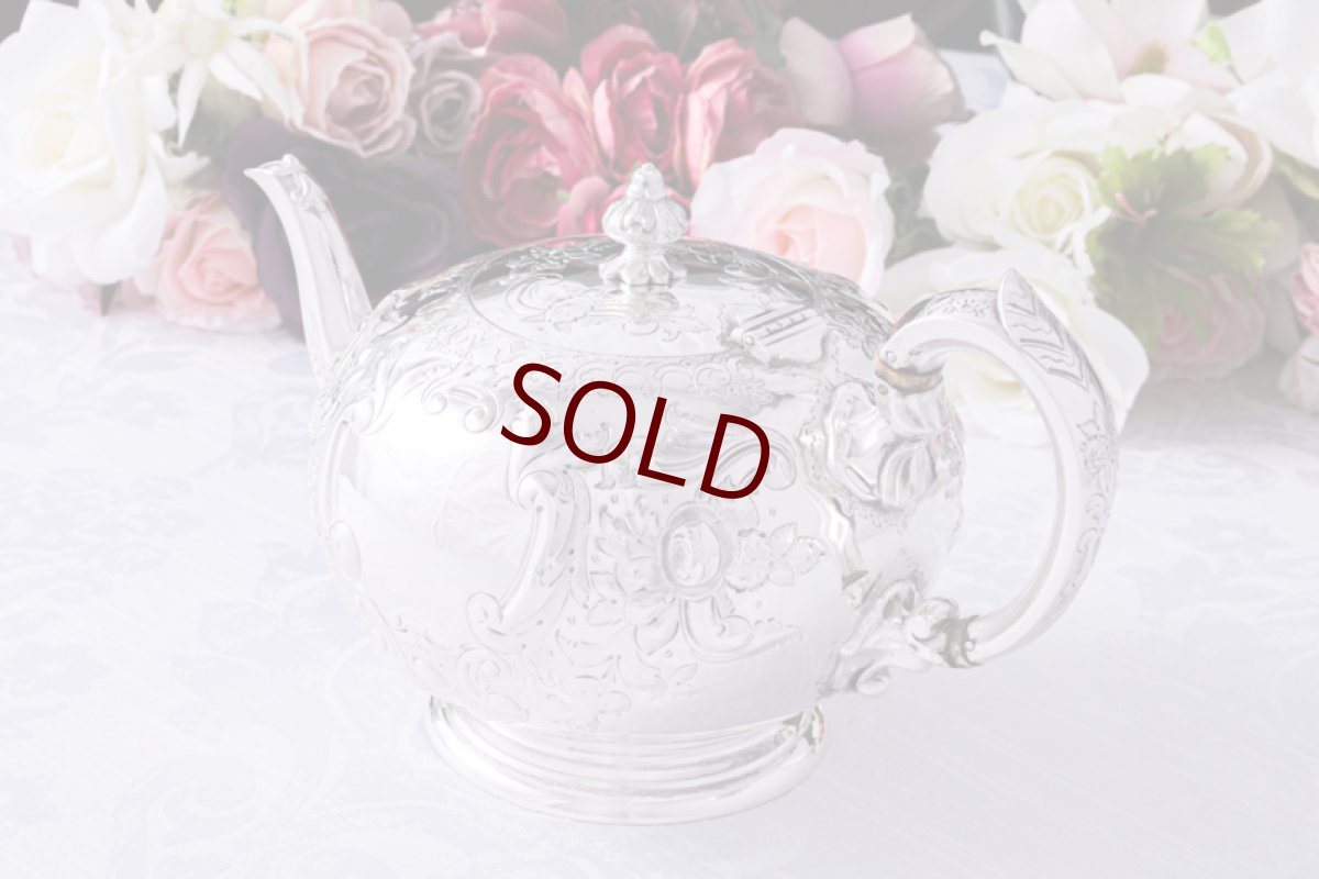 画像8: アンティークシルバー、シルバープレート製、ヴィクトリアン ロココ　Martin, Hall & Co.薔薇とお花　スクロールの打ち出しティーポット (8)