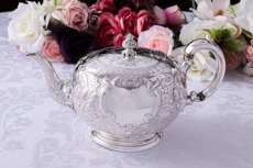 画像2: アンティークシルバー、シルバープレート製、ヴィクトリアン ロココ　Martin, Hall & Co.薔薇とお花　スクロールの打ち出しティーポット (2)