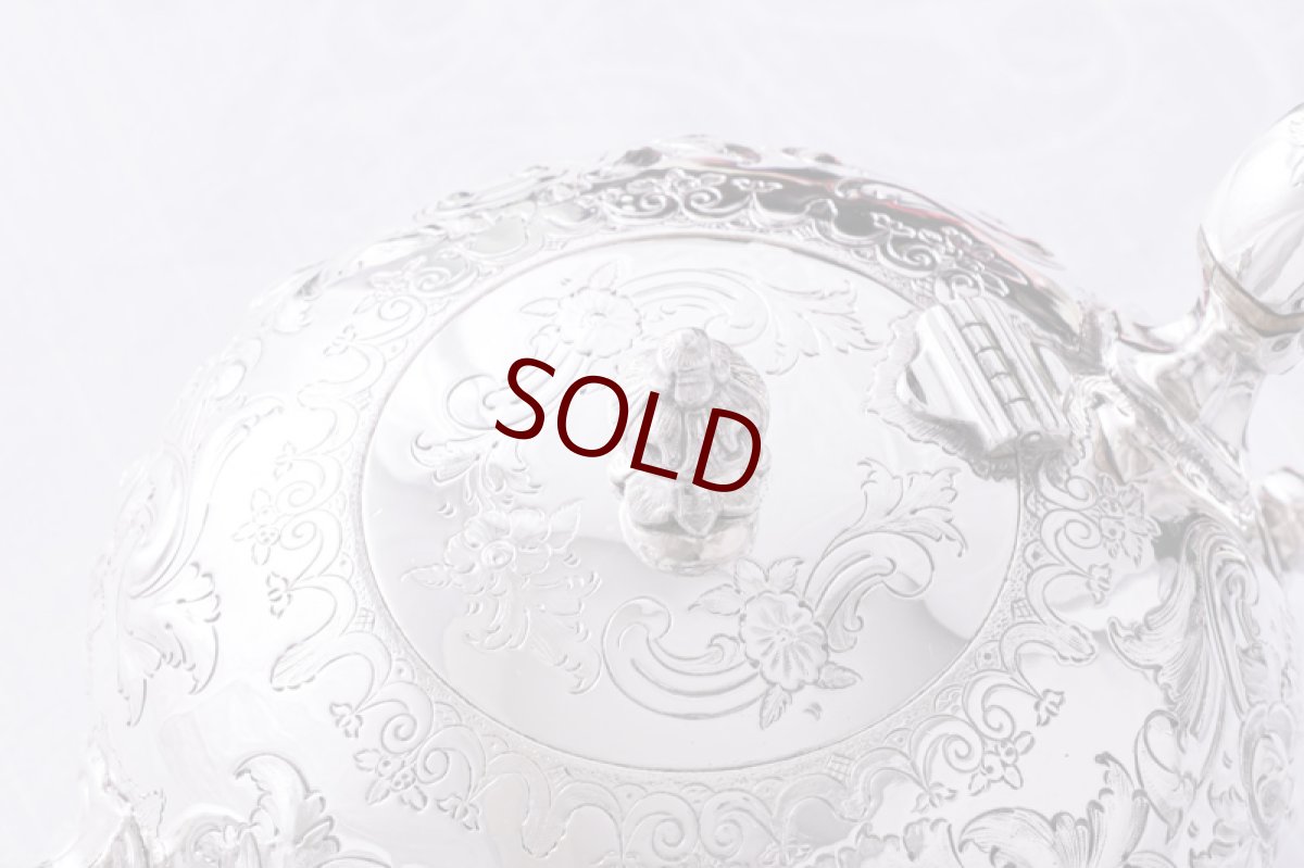 画像7: アンティークシルバー、シルバープレート製、ヴィクトリアン ロココ　Martin, Hall & Co.薔薇とお花　スクロールの打ち出しティーポット (7)