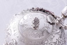 画像7: アンティークシルバー、シルバープレート製、ヴィクトリアン ロココ　Martin, Hall & Co.薔薇とお花　スクロールの打ち出しティーポット (7)